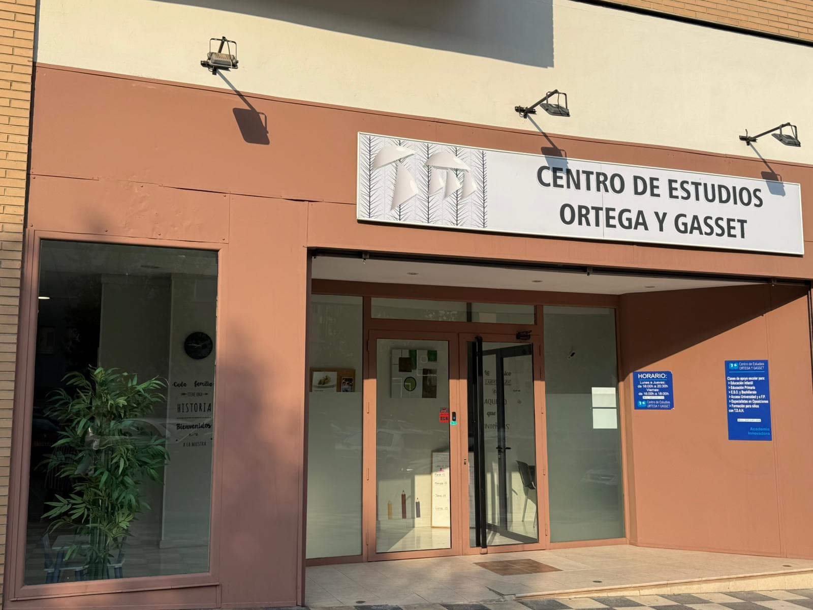 Fachada del Centro de Estudios Ortega y Gasset en Cuenca